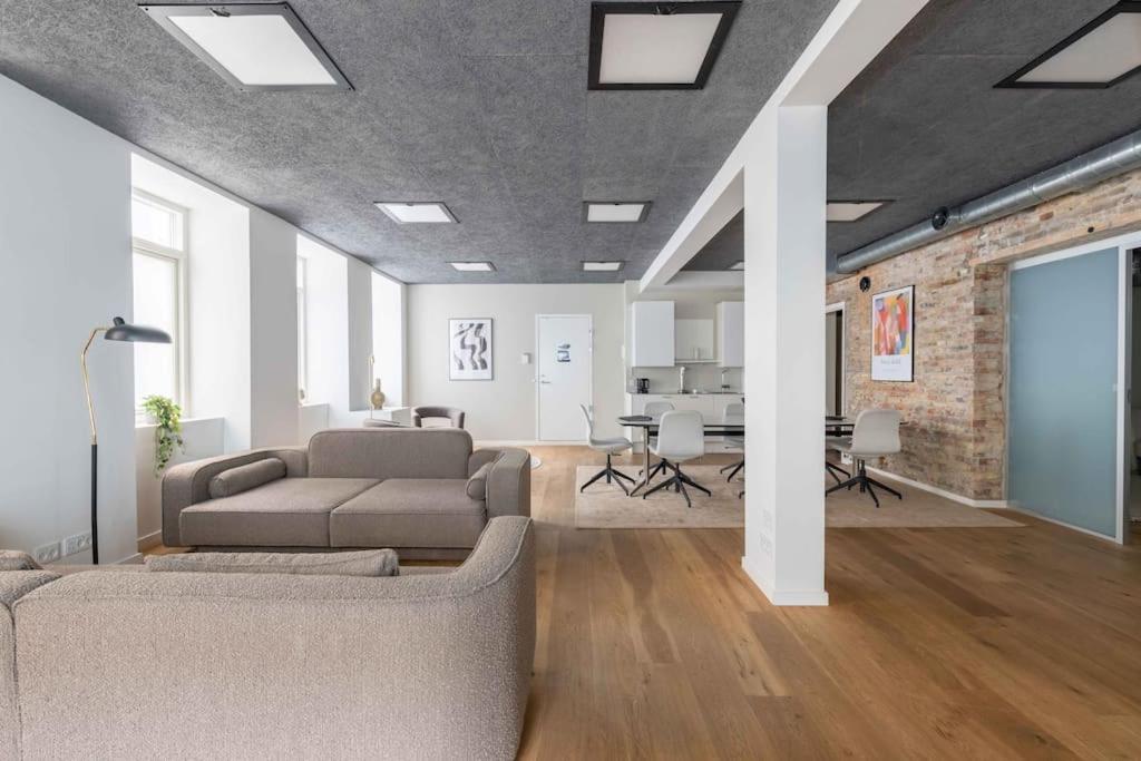 Spacious Double-Apartment For 10 In Cph City Center København Eksteriør bilde
