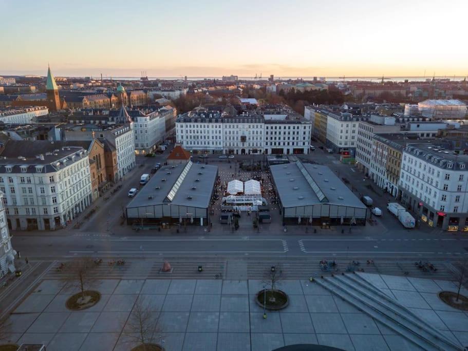 Spacious Double-Apartment For 10 In Cph City Center København Eksteriør bilde