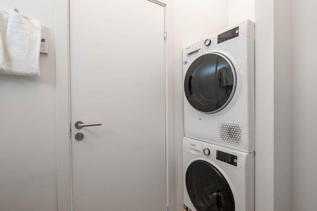 Spacious Double-Apartment For 10 In Cph City Center København Eksteriør bilde