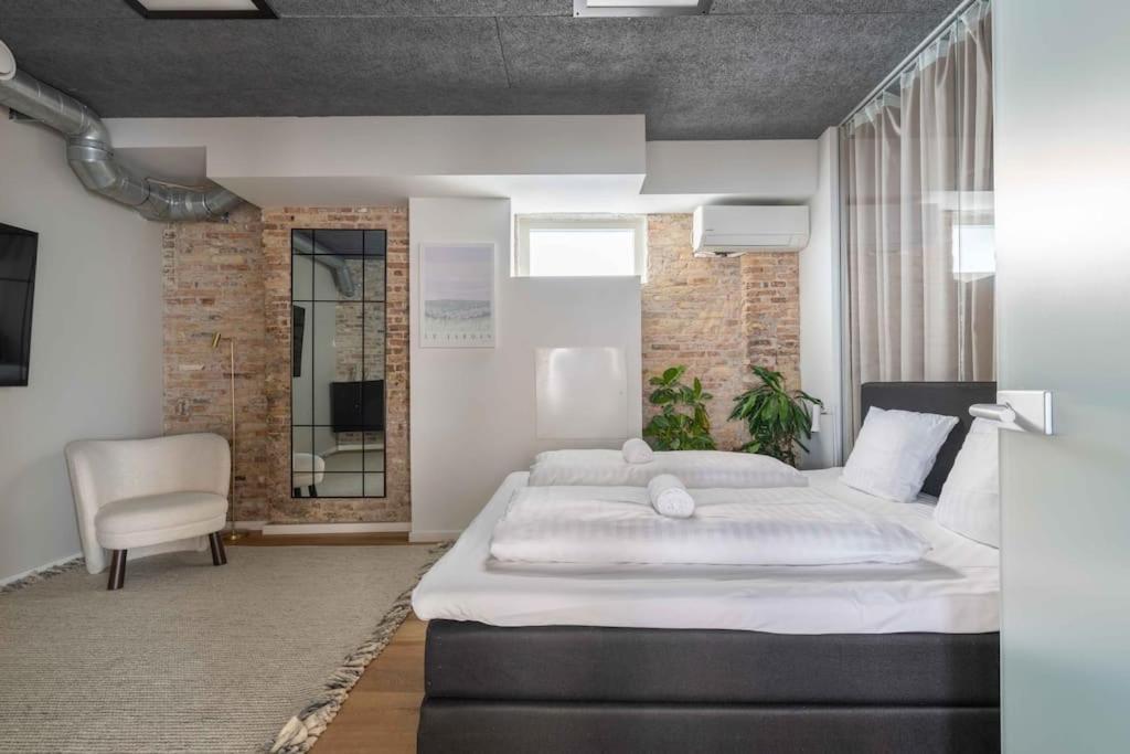 Spacious Double-Apartment For 10 In Cph City Center København Eksteriør bilde