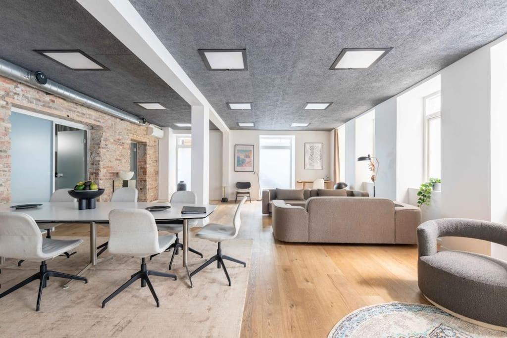 Spacious Double-Apartment For 10 In Cph City Center København Eksteriør bilde