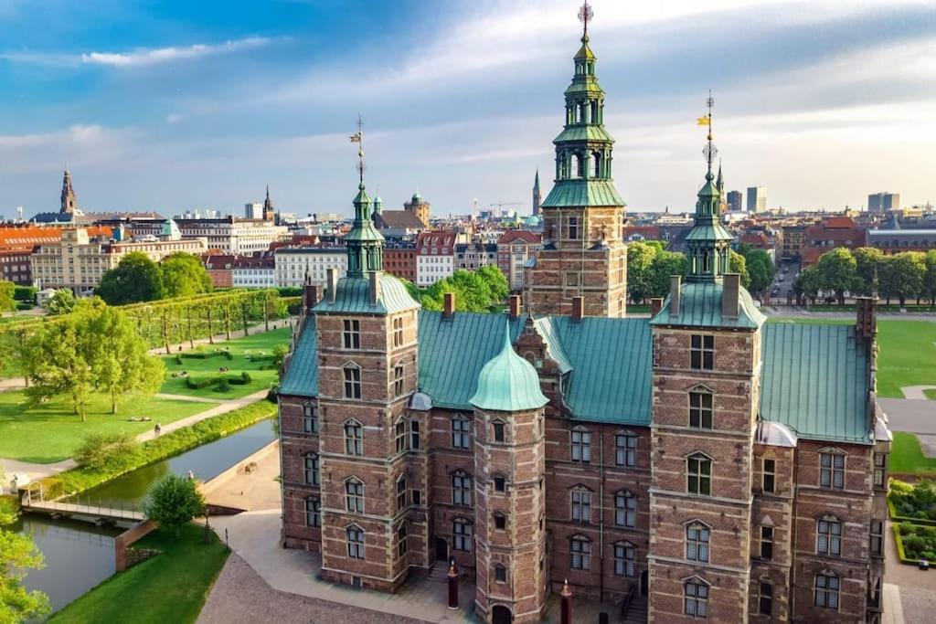 Spacious Double-Apartment For 10 In Cph City Center København Eksteriør bilde