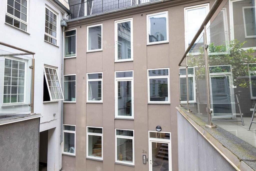 Spacious Double-Apartment For 10 In Cph City Center København Eksteriør bilde