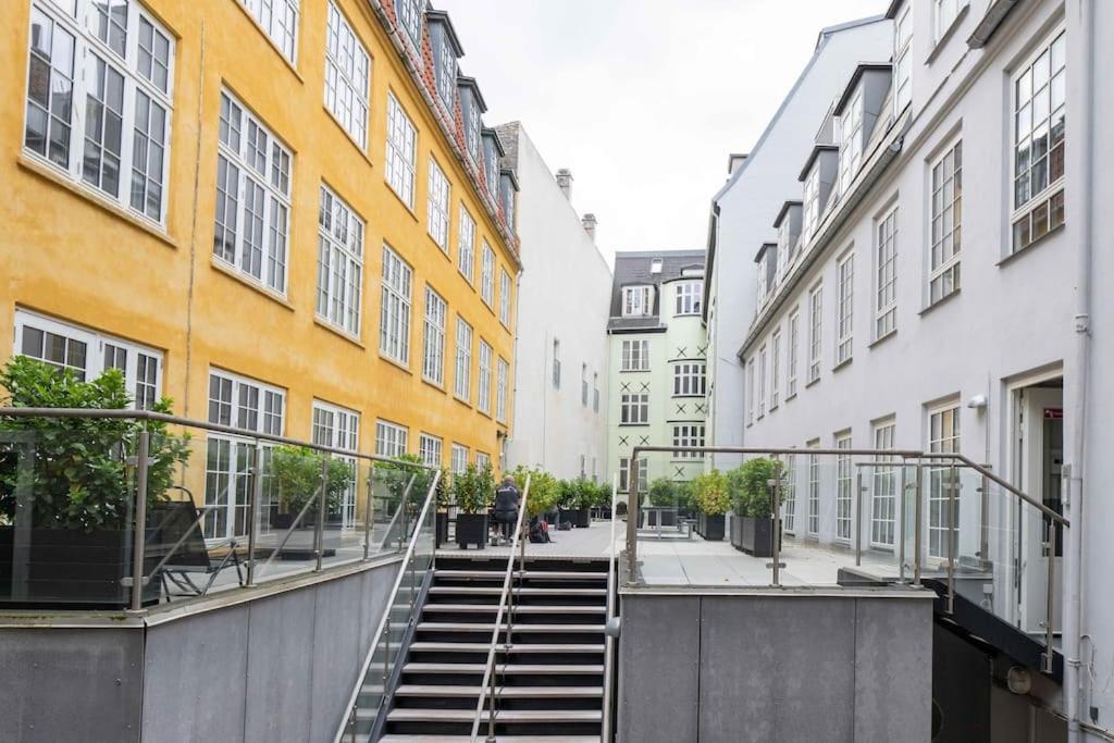 Spacious Double-Apartment For 10 In Cph City Center København Eksteriør bilde