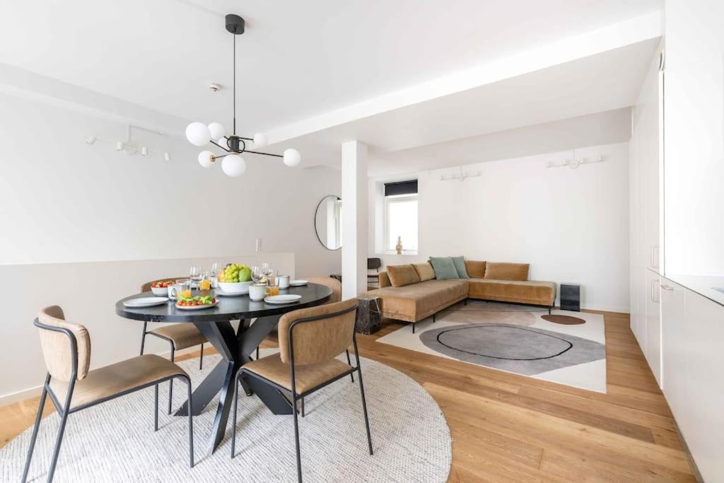 Spacious Double-Apartment For 10 In Cph City Center København Eksteriør bilde